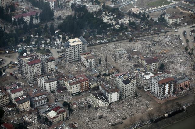 Son Dakika: Depremde hayatını kaybedenlerin sayısı 44 bin 218'e yükseldi