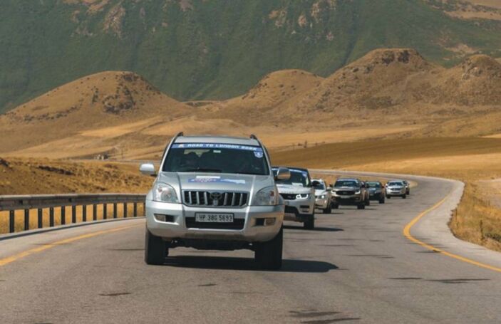 Hindistan'dan gelen turistler Nemrut Dağı’nda