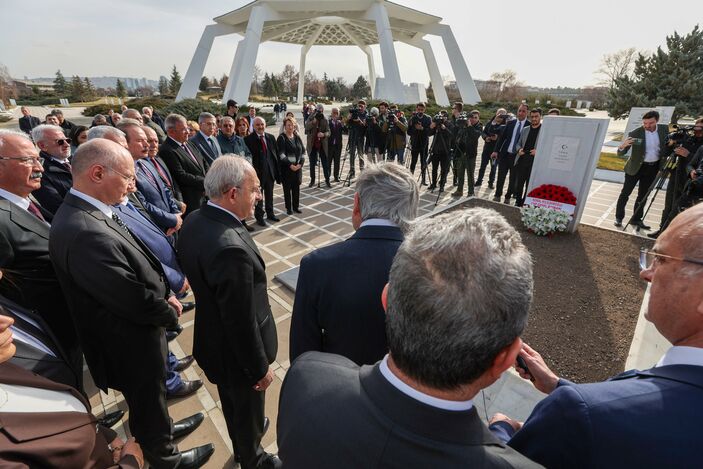 Kemal Kılıçdaroğlu: Siyaset konusunda en büyük birikimim Sayın Baykal'ın yaptığı açıklamalardı