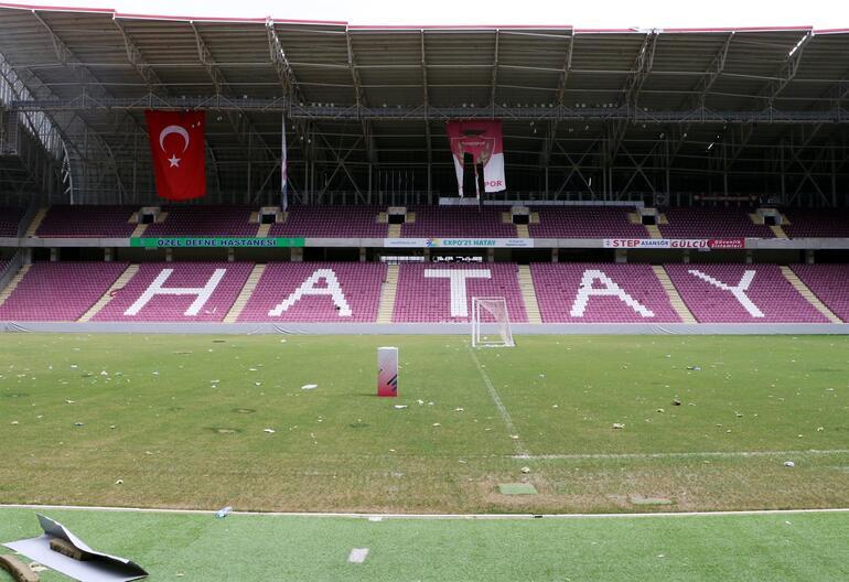 Depremden saatler önce büyük sevincin yaşandığı Yeni Hatay Stadı’nda acı ve hüzün hakim
