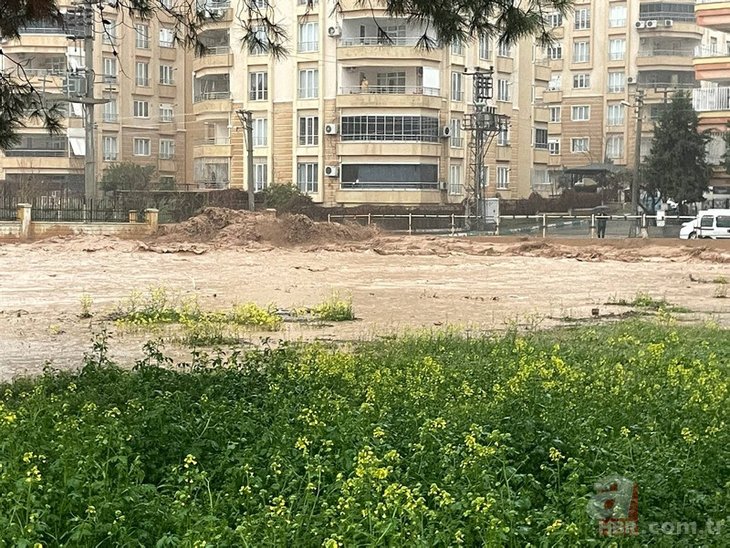 Şanlıurfa’da sel felaketi! Balıklıgöl taştı sokaklar sular altında kaldı! Kayıp ihbarları var...