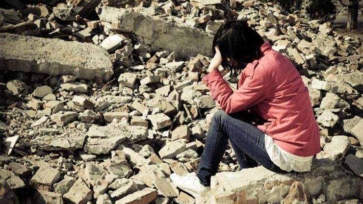 Depremzede kadınlar, yaralarını nasıl sarmalı?