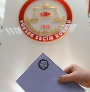 2023 Türkiye genel seçimleri için heyecanlı bekleyiş başladı. Yüksek Seçim Kurulu (YSK) tarafından duyurulan seçim takvimi, 18 Mart Cumartesi günü itibariyle başlayacak. Konuyla ilgili olarak vatandaşlar en çok; seçmen listeleri ne zaman askıya çıkacak sorusunun cevabını merak ediyor. İşte, ayrıntılar...